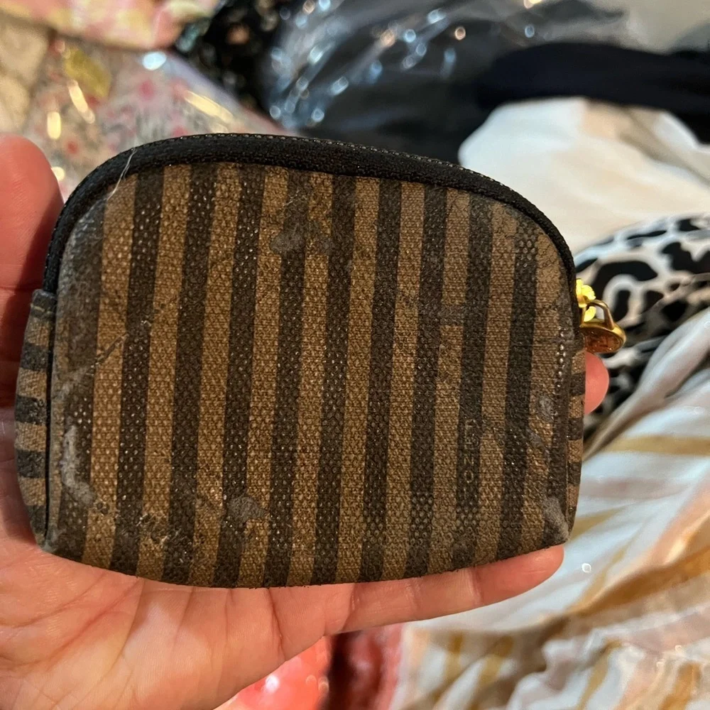 Pre loved FENDI Vintage Coin Bag - Picture 5 of 6